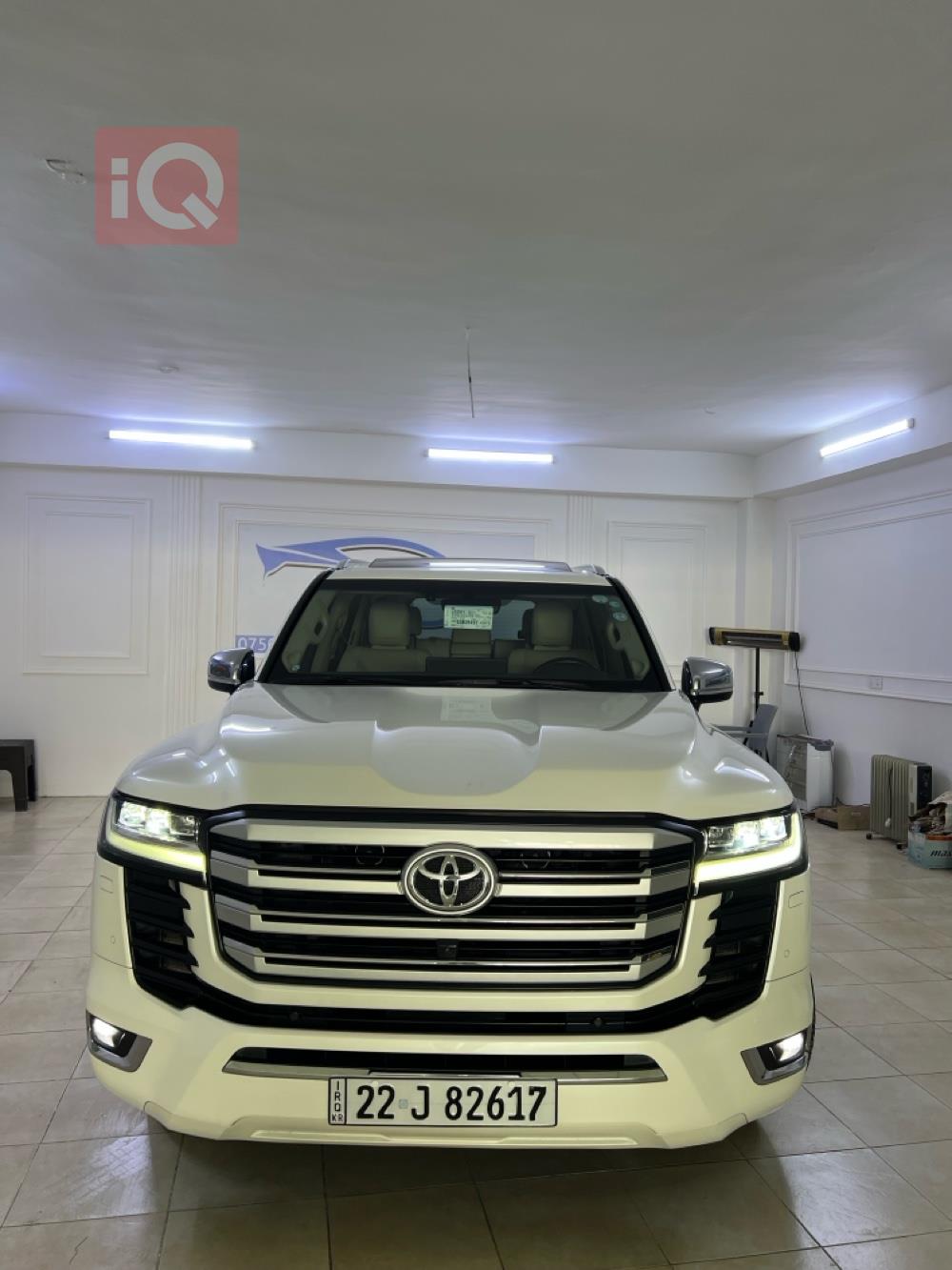 تۆیۆتا لاند کروزەر